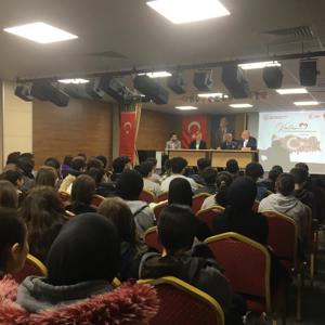 GÜMÜŞHANE LİSESİ'NDE VATAN VE KAHRAMANLIK BULUŞMASI DÜZENLENDİ - fotoğraf 1