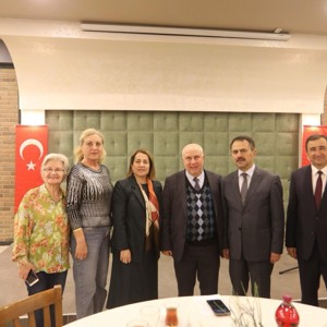 Bakan Yardımcımız Sayın Sevim SAYIM MADAK ve Valimiz Sayın İlhami AKTAŞ, İftar Programında Özel Bireyler Ve Fedakâr Aileleri Biraya Geldiler. - fotoğraf 4