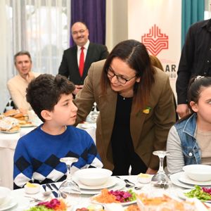 Yetim Çocuklarımız ve Aileleriyle İftar Sofrasında Bir Araya Geldik - fotoğraf 2