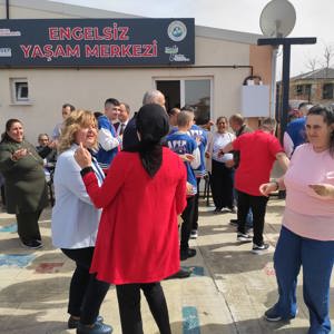 2 Nisan Otizm Farkındalık Günü Kapasamında Edirne Aile ve Sosyal Hizmetler İl Müdürlüğüne bağlı Keşan Sosyal Hizmet Merkezi Müdürlüğü bünyesinde faaliyet gösteren Engelsiz Yaşam Merkezinde etkinlik düzenlendi. - fotoğraf 3