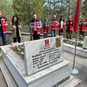 Ramazan Bayramında Aziz Şehitlerimiz Kabirleri Başında Ziyaret Edildi - fotoğraf 5