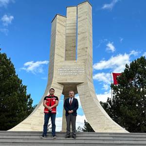 Ramazan Bayramında Aziz Şehitlerimiz Kabirleri Başında Ziyaret Edildi - fotoğraf 6