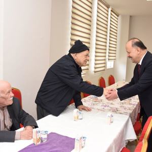 Valimiz Meftun Dallı'dan Huzurevimize Bayram Ziyareti - fotoğraf 8