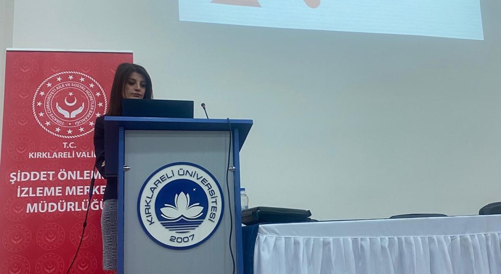 Kırklareli Üniversitesi Personeline  "Kadına Yönelik Şiddetle Mücadele"  ve "Erken Yaşta Evliliklerle Mücadele" Eğitimi Verildi.