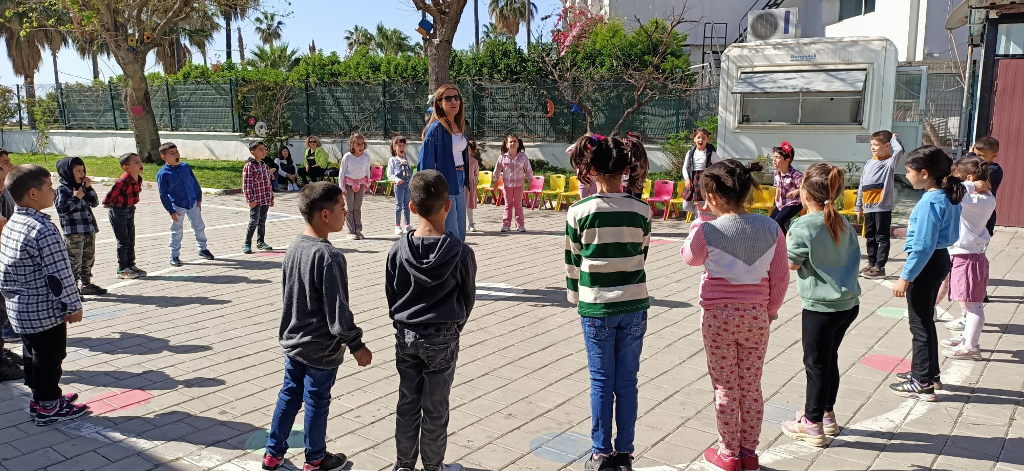 İl Milli Eğitim Müdürlüğü ile İl Müdürlüğümüzce beraber yürütülen #BirŞefkatHaresiProjesi kapsamında #GeleceğimizinTeminatları çocuklarımız Masal Evinde aktivitelerle dolu eğlenceli bir gün geçirdiler💕