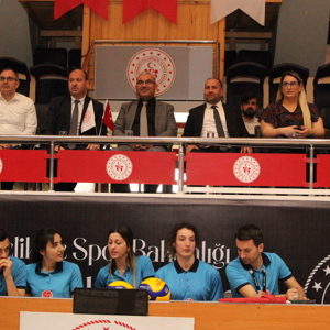 ÇOCUK HİZMETLERİ GENEL MÜDÜRLÜĞÜNÜN DÜZENLEDİĞİ TÜRKİYE 6. VOLEYBOL TURNUVASI ADANA DA GERÇEKLEŞTİ - fotoğraf 4