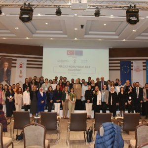 Koruyucu Aile Sisteminin Güçlendirilmesi Projesi kapsamında düzenlenen Geçici Koruyucu Aile Çalıştayı gerçekleştirildi. - fotoğraf 1