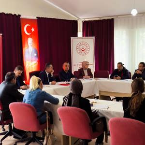 İl Müdürümüz Bilgin ÖZBAŞ’ın Başkanlığında İlimizde engelliler alanında yapılan ve yapılması planlanan çalışmalar hakkında değerlendirme toplantısı yapıldı. - fotoğraf 2