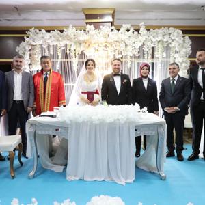 Aile ve Sosyal Hizmetler Bakanımız Göktaş Şırnak'ta devlet korumasında yetişen il müdürünün mutluluğuna ortak oldu - fotoğraf 3