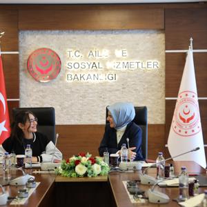Aile ve Sosyal Hizmetler Bakanımız Göktaş, koltuğunu şehit kızı Elif Naz’a devretti - fotoğraf 4