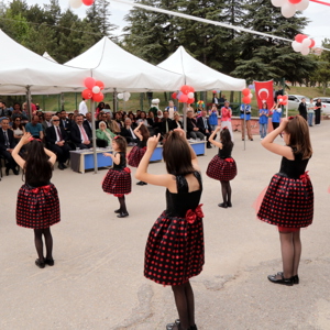 Eskişehir Aile ve Sosyal Hizmetler İl Müdürlüğümüze bağlı Çocuk Hakları İl Komitesi ve Çocuk Kuruluşlarımızın katkılarıyla 23 Nisan şenliği düzenlendi. - fotoğraf 9