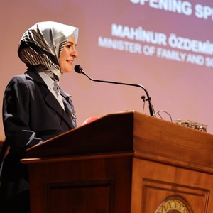 Aile ve Sosyal Hizmetler Bakanımız Göktaş, Tanzanya Cumhurbaşkanı Hassan'a fahri doktora tevcih törenine katıldı - fotoğraf 2