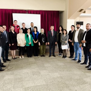 8 Nisan Dünya Romanlar Günü Kapsamında “Sağlıklı Yaşam Semineri ve İstihdam Hizmetleri Tanıtım Programı” düzenlendi. - fotoğraf 1