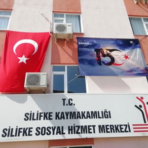 ''15 TEMMUZ DEMOKRASİ VE MİLLİ BİRLİK GÜNÜ'' SEBEBİYLE TÜM KURULUŞLARIMIZ AFİŞLERLE DONATILDI - fotoğraf 1