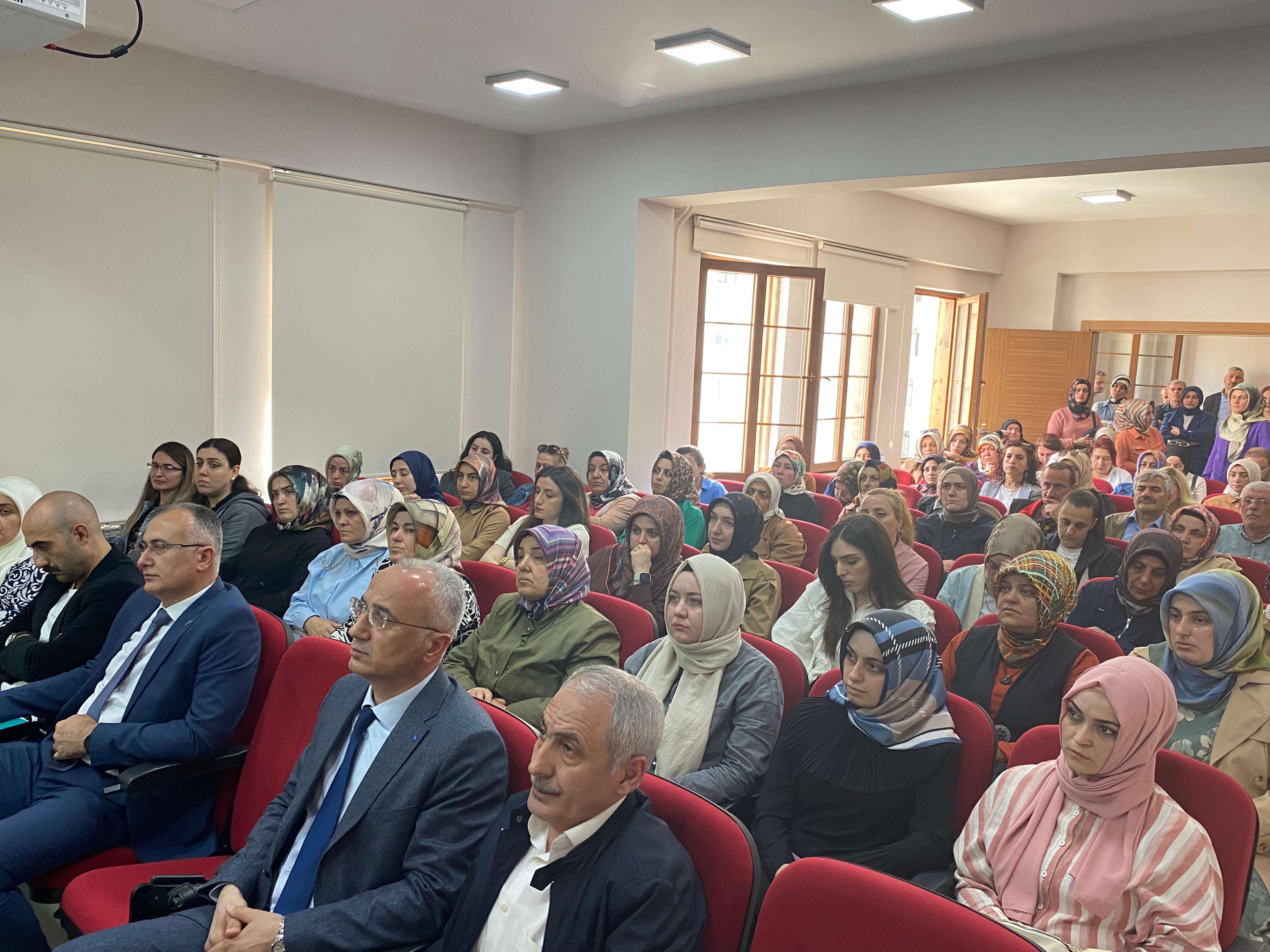 TÜRKİYE YÜZYILI AİLE SÖYLEŞİLERİ