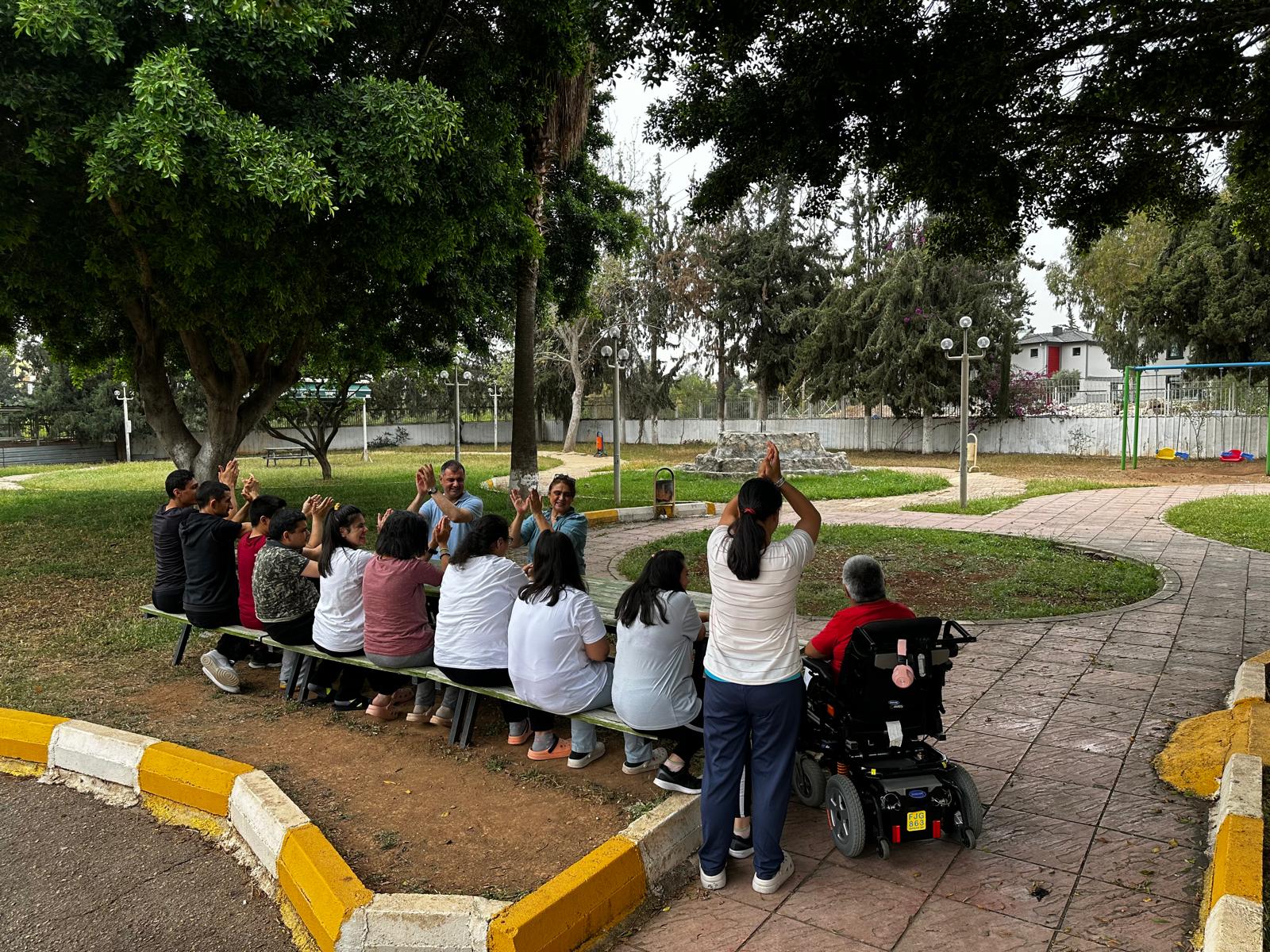 Nihat Sözmen Bakım Rehabilitasyon ve Aile Danışma Merkezi'mizde koruma ve bakımı altında kalmakta olan engelli bireylerimizin yapılacak olan E-KPSS sınavı öncesi moral yemeğinde bir araya geldik.