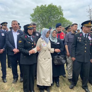 Şehidimiz Sözleşmeli Er Rıdvan GÜRSOY ebediyete uğurlandı.  - fotoğraf 9