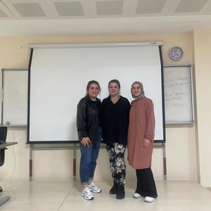 "Gençliği Geleceğe Hazırlayan Güç Birliği: Aile ve Sosyal Hizmetler İl Müdürlüğü, YEDAM ve Gümüşhane Üniversitesi İş Birliğiyle Bağımlılıkla Mücadele" - fotoğraf 1