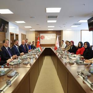 Bakanımız Mahinur Özdemir Göktaş ile Macaristan Kültür ve İnovasyon Bakanı Janos Csak Ortak Basın Toplantısı Düzenledi - fotoğraf 3