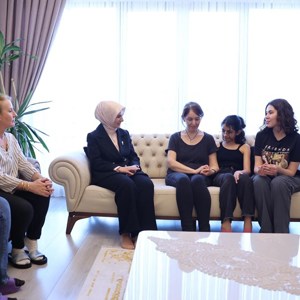 Aile ve Sosyal Hizmetler Bakanımız Göktaş'tan şehit kızına sürpriz ziyaret - fotoğraf 5