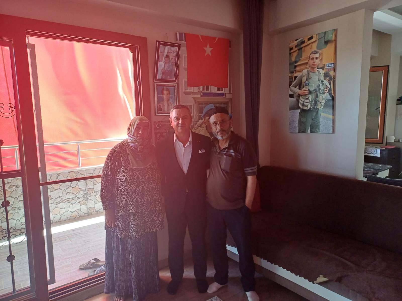 İl Müdürümüz Naci YILMAZ #AnnelerGünü münasebetiyle, 2018 yılında Tunceli'de düzenlenen operasyonda olumsuz hava koşulları nedeniyle hipotermi sonucu şehit olan J. Uzman Çavuş Asım TÜRKEL'in kıymetli ailesini ziyaret etti.