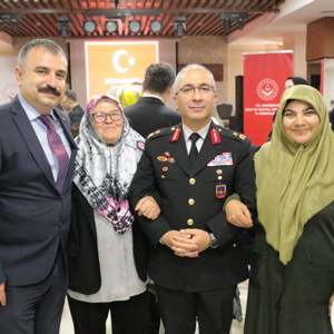 Şehitlerimizin Aileleri Bizler İçin Oldukça Kıymetli  - fotoğraf 12