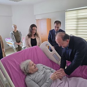 Valimiz Sayın Meftun Dallı'dan Tosya Huzurevi Ziyareti - fotoğraf 1