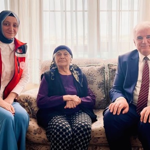  En Yaşlı Şehit Annemiz Hikmet Sivrioğlu’na ‘Anneler Günü’ Ziyareti - fotoğraf 1