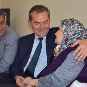 Dünya Yaşlılar Günü Kapsamında “100 Yaşındaki Hatice Teyze” Evinde Ziyaret Edildi - fotoğraf 5