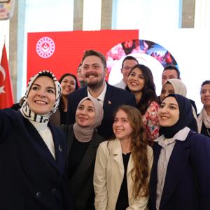 Aile ve Sosyal Hizmetler Bakanımız Göktaş, Ailenin Korunması ve Güçlendirilmesi Vizyon Belgesi ve Eylem Planı'nı Tanıttı - fotoğraf 4