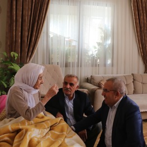 Parmak Uçları İle Kur’an-ı Kerim'i Hatmeden Görme Engelli Kızımızı Ziyaret Ettik. - fotoğraf 3