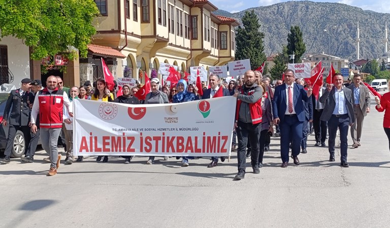 15-21 Mayıs #AileHaftası etkinlikleri kapsamında "Ailemiz İstikbalimiz" temalı kortej yürüyüşü