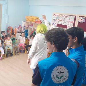 Çocuk Hakları İl Komite üyesi çocuklarımızla #YHKB Zeynep Hatun Anaokulu öğrencilerine yönelik "Çocuk Hakları Tanıtımı" konulu sunum yapıldı.   - fotoğraf 2