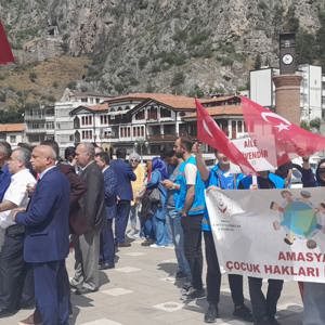 Amasya Çocuk Hakları İl Komitesi olarak, #AileHaftası etkinlikleri kapsamında "Ailemiz İstikbalimiz" temalı yürüyüş programına katılım sağladık. - fotoğraf 2