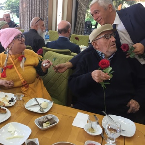 1 Ekim Dünya Yaşlılar Günü Nedeniyle Suluova Hacı Muammer Koca Huzurevi Yaşlı Bakım ve Rehabilitasyon Merkezi’nde Kalan Yaşlılarımız Onuruna Kahvaltı Programı Düzenlendi - fotoğraf 2