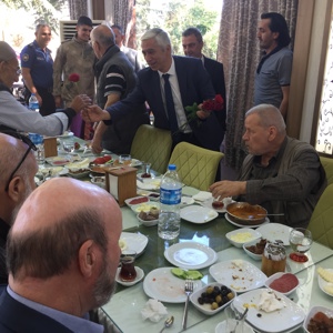 1 Ekim Dünya Yaşlılar Günü Nedeniyle Suluova Hacı Muammer Koca Huzurevi Yaşlı Bakım ve Rehabilitasyon Merkezi’nde Kalan Yaşlılarımız Onuruna Kahvaltı Programı Düzenlendi - fotoğraf 5