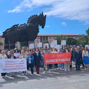 ‘Ailemiz İstikbalimizdir’ Sloganıyla Farkındalık Yürüyüşü Gerçekleştirildi. - fotoğraf 6