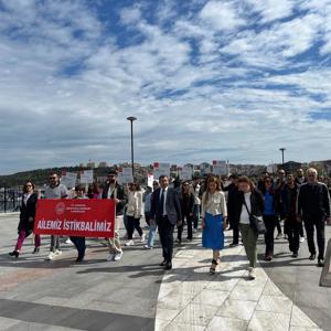 ‘Ailemiz İstikbalimizdir’ Sloganıyla Farkındalık Yürüyüşü Gerçekleştirildi. - fotoğraf 2