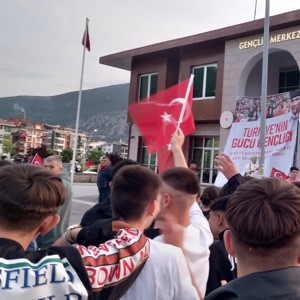 19 Mayıs Atatürk’ü Anma Gençlik ve Spor Bayramı münasebetiyle tertip edilen gençlik yürüyüşüne katılım sağladık. - fotoğraf 2