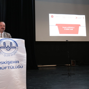 Aile Haftası Kapsamında "Savaş, Göç ve Aile” konferansı düzenlendi. - fotoğraf 4