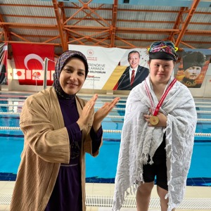 "Hayata Kulaç Atıyorum" projesi kapsamın da düzenlenen #otizmli bireyler #yüzme yarışmasında çocuklarımızla beraber olduk. - fotoğraf 2