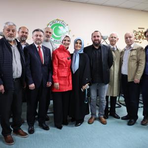 Aile ve Sosyal Hizmetler Bakanımız Göktaş, Brüksel'de çalıştığı aile marketinde 24 yıl sonra yeniden kasaya geçti - fotoğraf 9