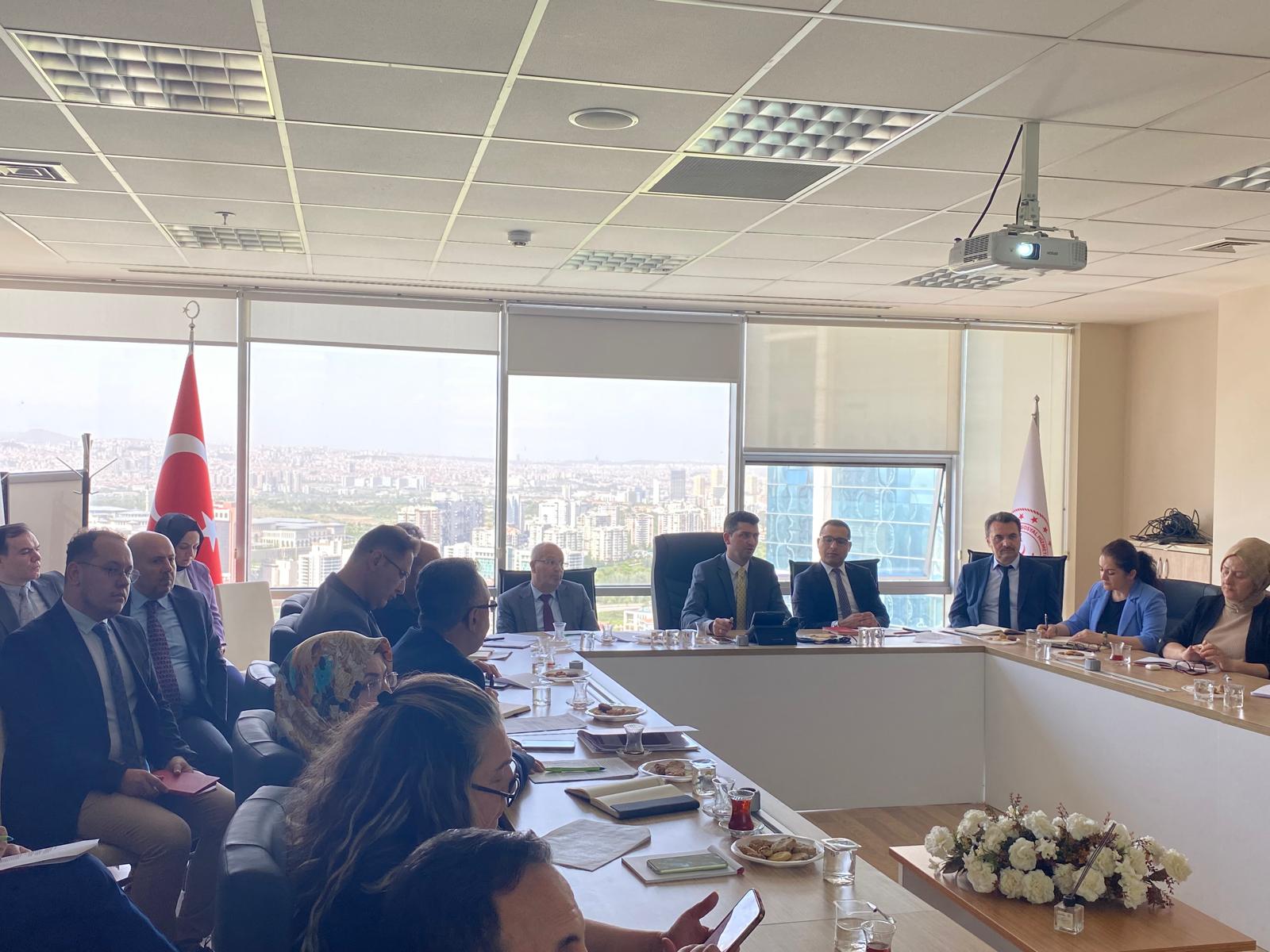 Tasarruf tedbirlerine ilişkin Cumhurbaşkanlığı Genelgesi ile ilgili olarak merkez teşkilatındaki mali işlerden sorumlu yöneticilerle bilgilendirme toplantısı gerçekleştirildi