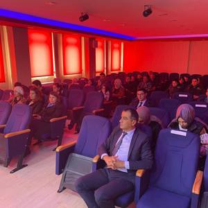 Ağlı Kaymakamlığı ve Kastamonu Üniversitesinde ‘Koruyucu Aile Hizmet Modeli Tanıtımı’ - fotoğraf 2
