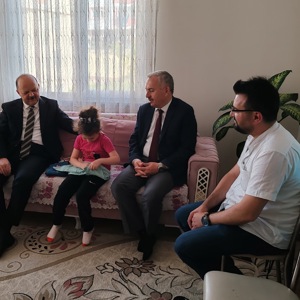 Valimiz Sayın Meftun Dallı'dan Özel Gereksinimi Olan Çocuğumuza Ziyaret - fotoğraf 1