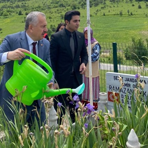 Aziz Şehitlerimizin Şehadet Yıldönümünde Kıymetli Aileleri ve Kabirleri Ziyaret Edildi - fotoğraf 3