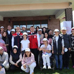 Özel Gereksinimli Bireylerimizle Dikilen Fidelere Can Suyu Verildi. - fotoğraf 1