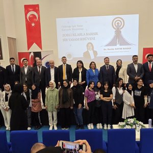 Aile ve Sosyal Hizmetler Bakan Yardımcımız  Sayın Dr. Sevim Sayım Madak, Batman Üniversitesi’nde öğrencilerle bir araya geldi. - fotoğraf 1