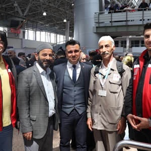 Şehitlerimizin Kıymetli Ailelerini Kutsal Topraklara Dualarla Uğurladık - fotoğraf 3