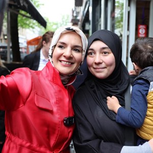 Aile ve Sosyal Hizmetler Bakanımız Göktaş, Brüksel'de çalıştığı aile marketinde 24 yıl sonra yeniden kasaya geçti - fotoğraf 8